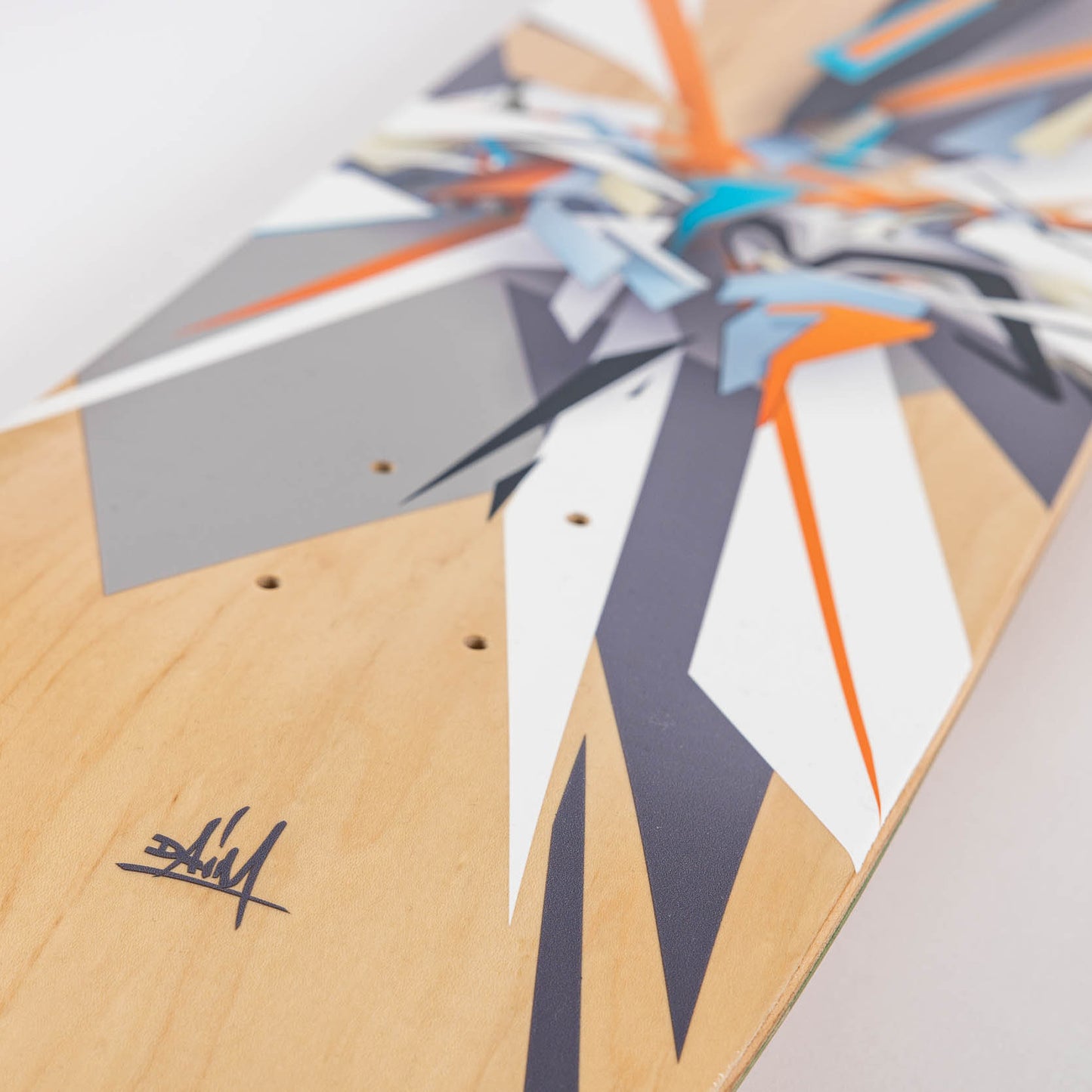 DAIM Skateboard