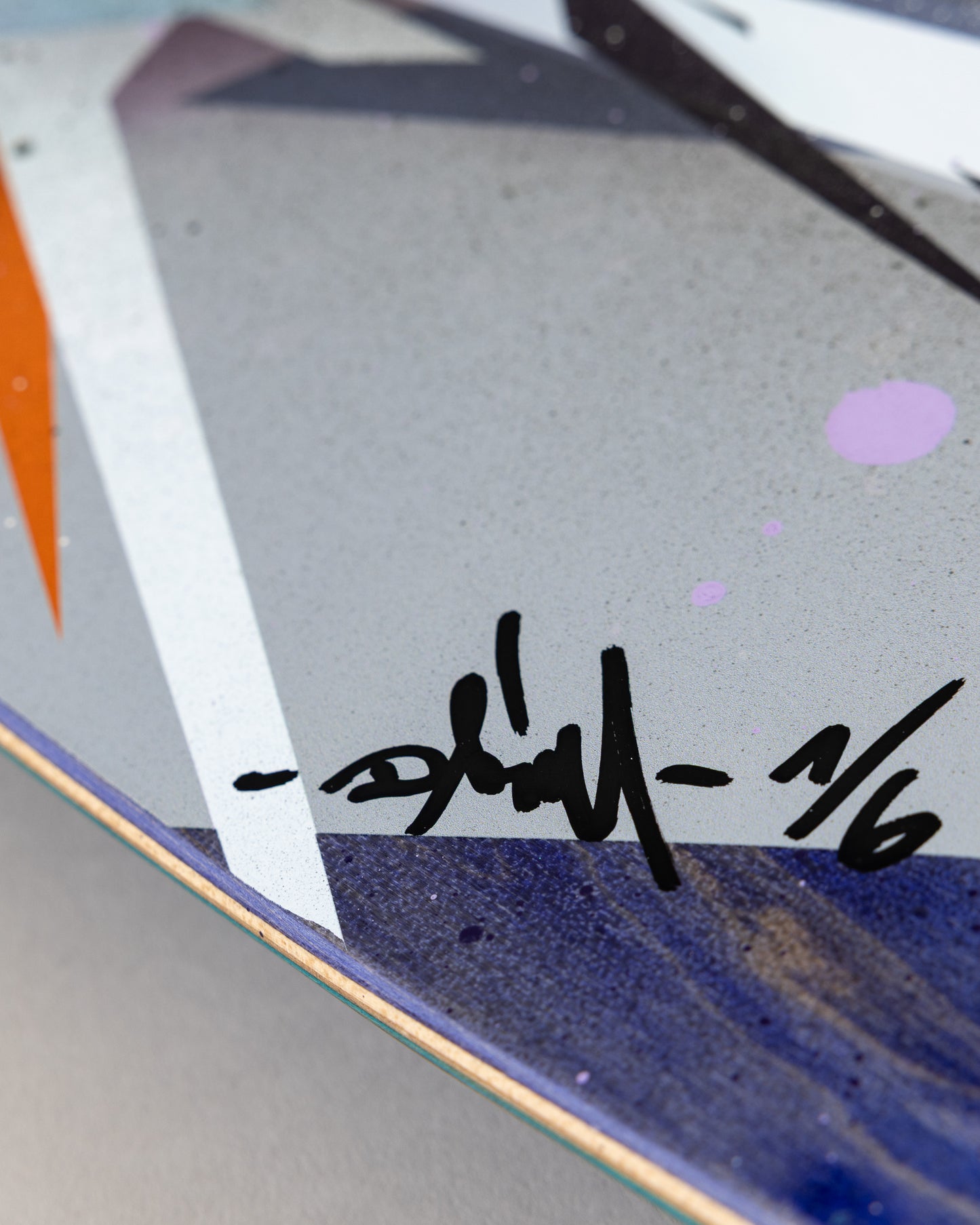 DAIM Skateboard (The purple-stripe spraypaint edition)