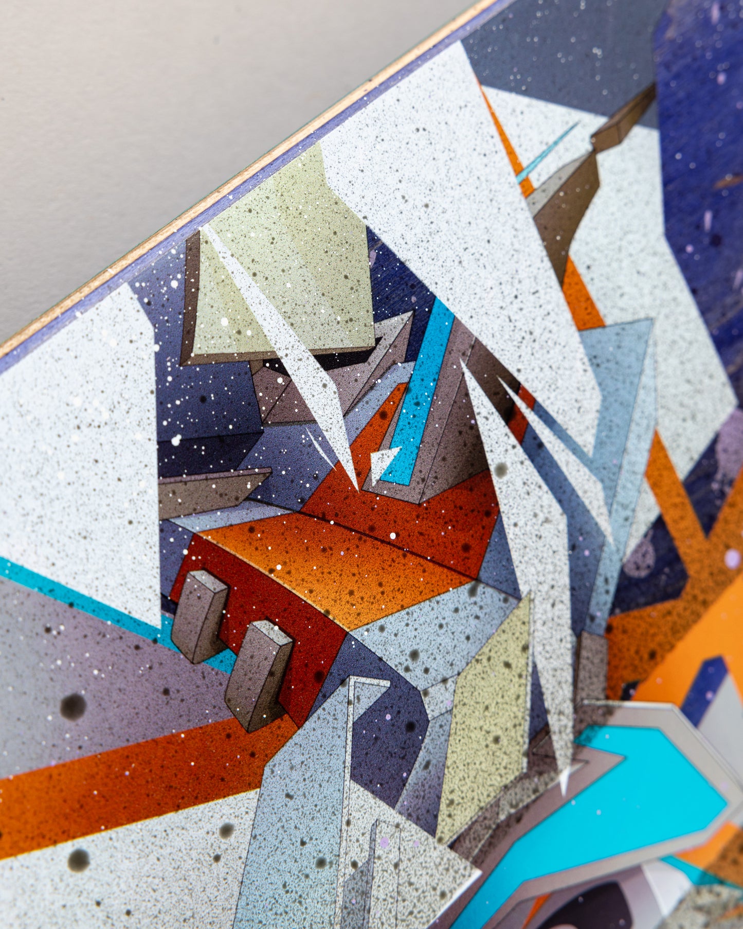 DAIM Skateboard (The purple-stripe spraypaint edition)