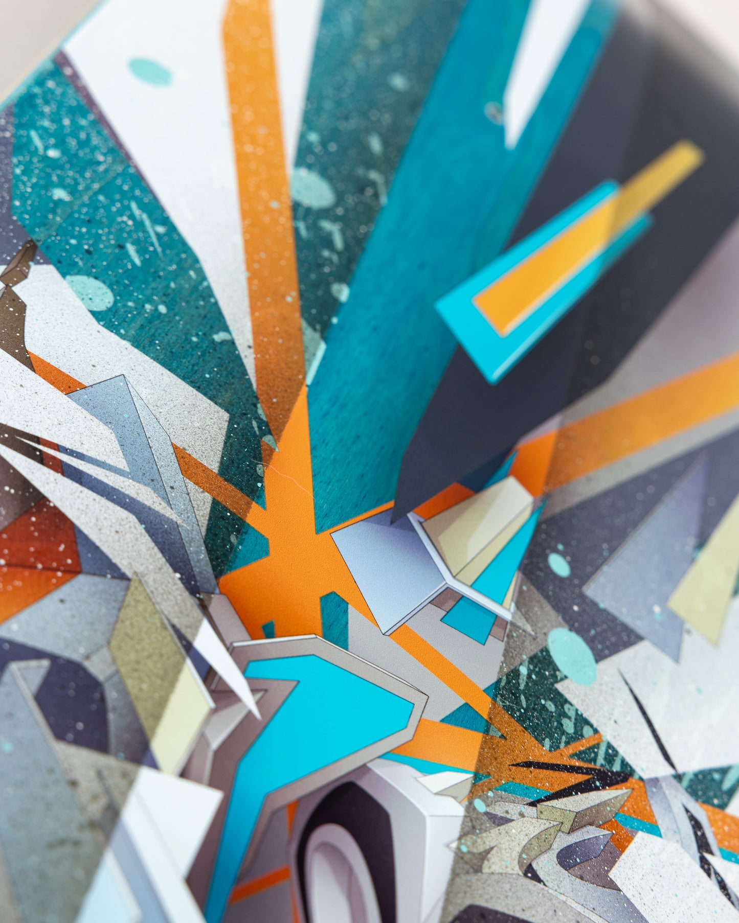 DAIM Skateboard  (The turquoise-stripe spraypaint edition)